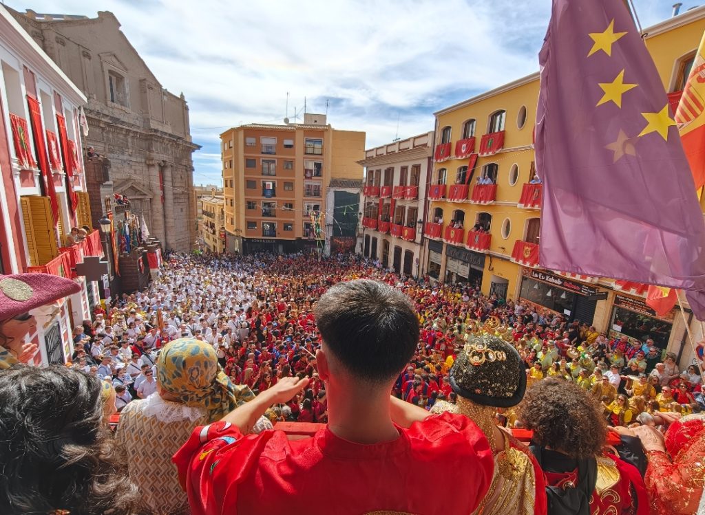 L’Arrancà llena la plaza de Callosa d’en Sarrià y da comienzo a sus Fiestas de Moros y Cristianos 6