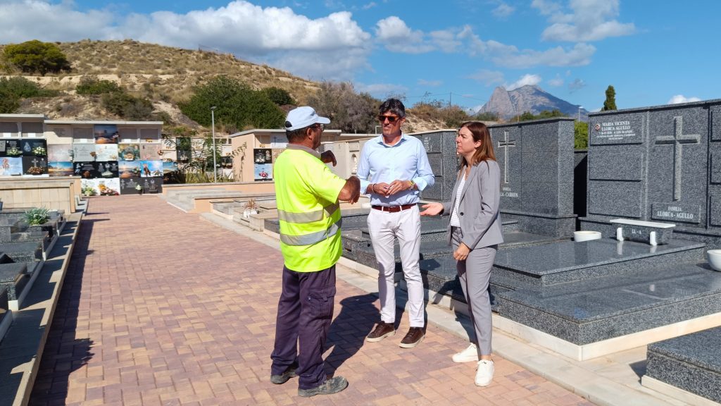 Villajoyosa amplía el horario de su cementerio y programa una misa especial para la festividad de Tots Sants