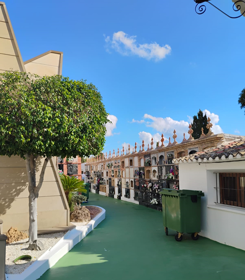El Cementerio Municipal de Altea se pone a punto para la festividad de Todos los Santos