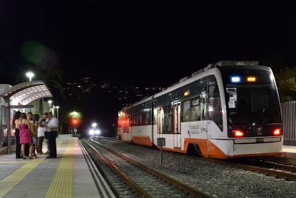 TRAM d’Alacant activa un servicio especial nocturno hasta las 3:00 horas por Halloween con 45 tranvías