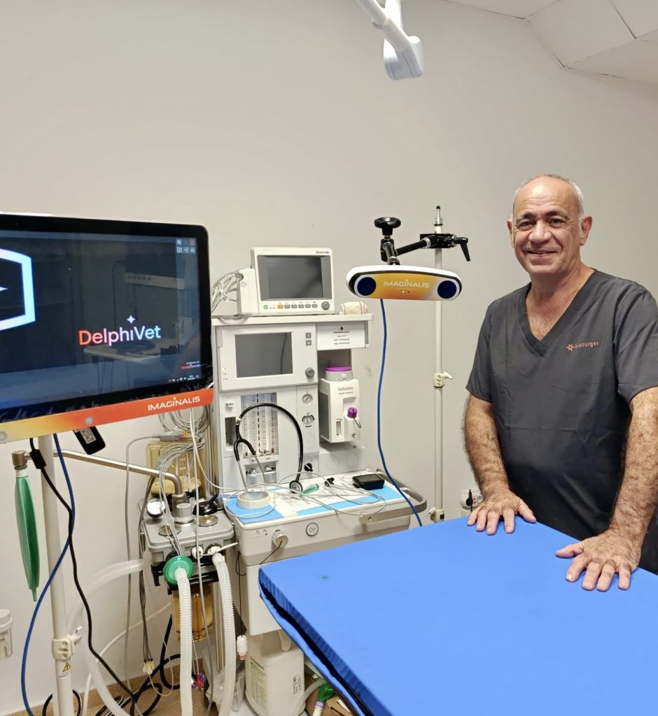 El Instituto Vetermed de Alfaz del Pi se convierte en el primer centro de España en incorporar un navegador quirúrgico para veterinaria