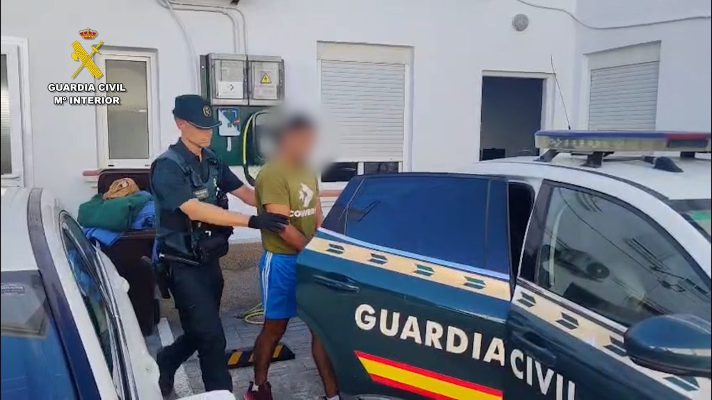 Cae una banda radicada en Valencia tras asaltar dos naves industriales en Altea con el método del 'butrón'